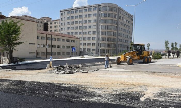 ÇAMLIK CADDESİ SİL BAŞTAN YENİLENDİ