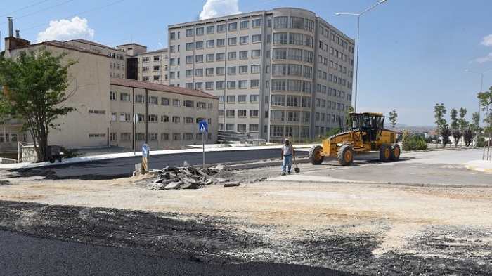 ÇAMLIK CADDESİ SİL BAŞTAN YENİLENDİ
