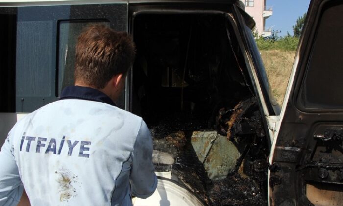 PARK HALİNDEKİ OKUL SERVİSİ YANDI