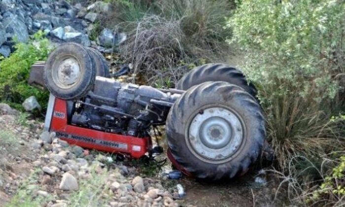 TRAKTÖR DERE YATAĞINA UÇTU