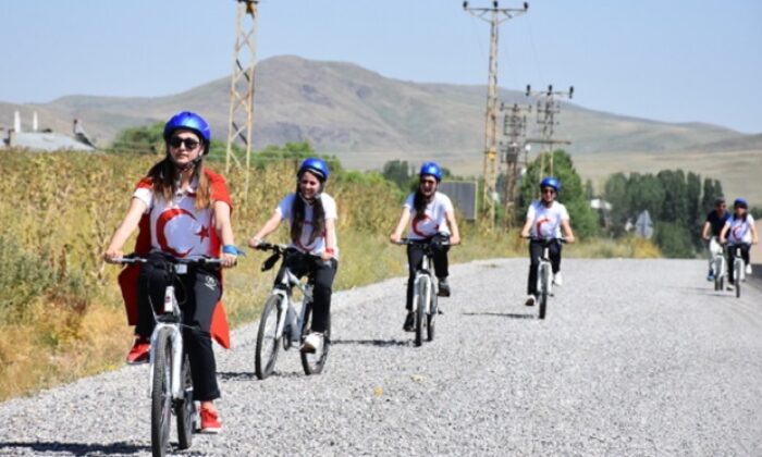 İL İL DOLAŞAN TÜRK BAYRAĞI ÇORUM’A GELİYOR