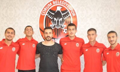 5 FUTBOLCUYU RENKLERİNE BAĞLADILAR