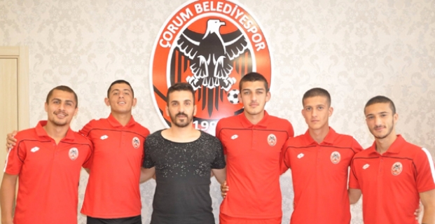 5 FUTBOLCUYU RENKLERİNE BAĞLADILAR