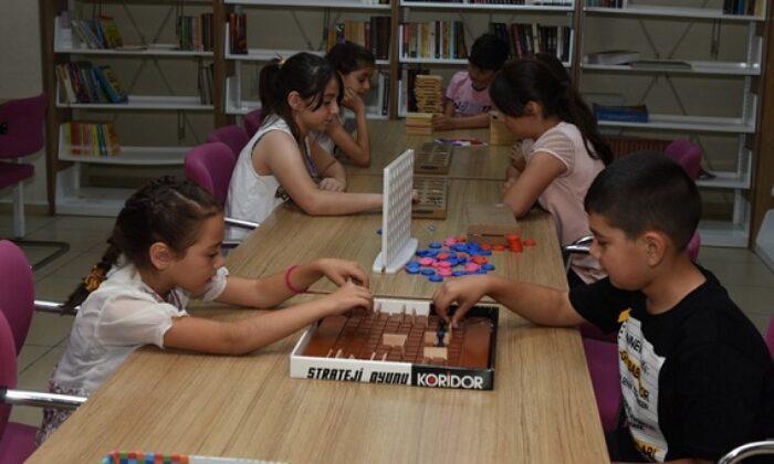YAZ TATİLLERİNİ DOYA DOYA GEÇİRİYORLAR