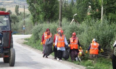 KÖYLERDE ÇEVRE TEMİZLİĞİ SÜRÜYOR