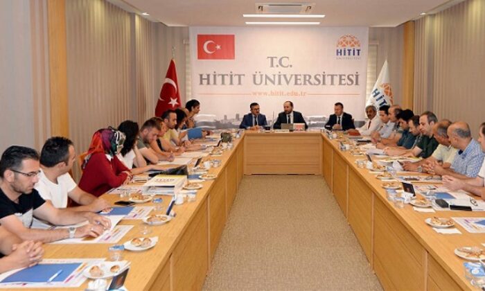 REKTÖR REHBER ÖĞRETMENLERLE GÖRÜŞTÜ