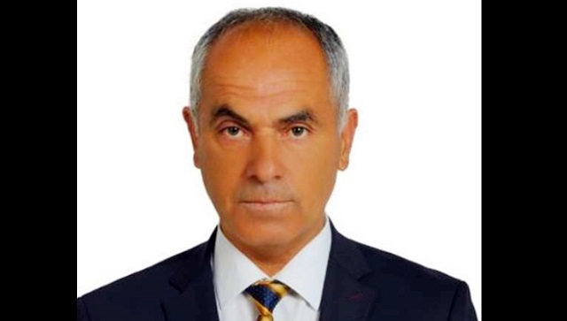 BELEDİYE İŞÇİSİNİ ECEL ARAÇTA YAKALADI