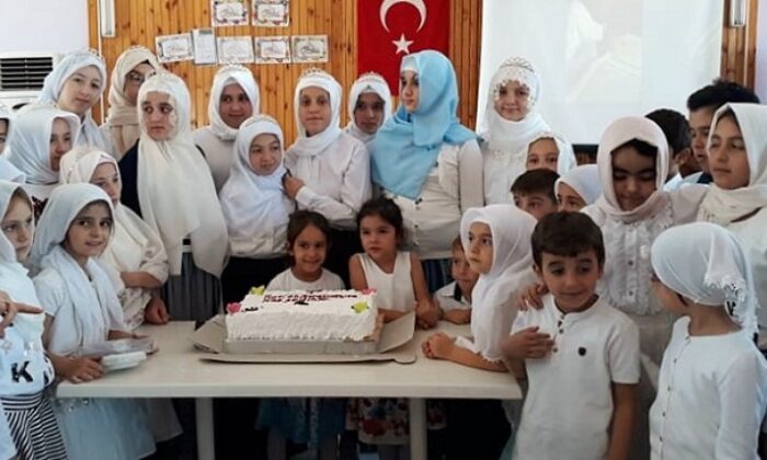 KUR’AN-I KERİM ÖĞRENENLER TAÇLANDIRILDI