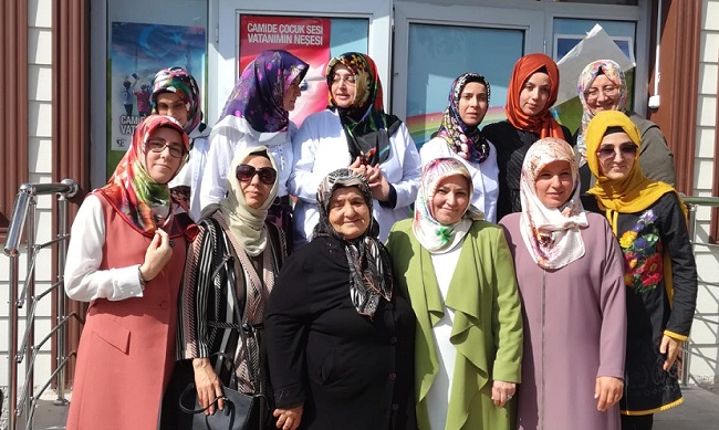 ŞEHİDİN ANNESİNDEN KURSA ZİYARET