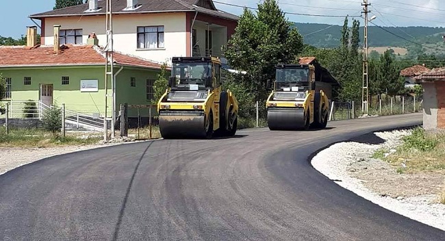 KURUSARAY KÖYÜNE SICAK ASFALT