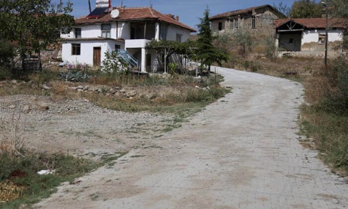 292 KÖYE PARKE TAŞI DÖŞENECEK