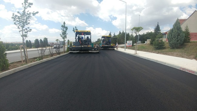 BİNEVLER 1. CADDE ASFALTLANIYOR