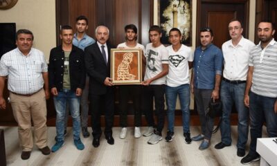 BAŞKAN ZEKİ GÜL’E SÜRPRİZ HEDİYE