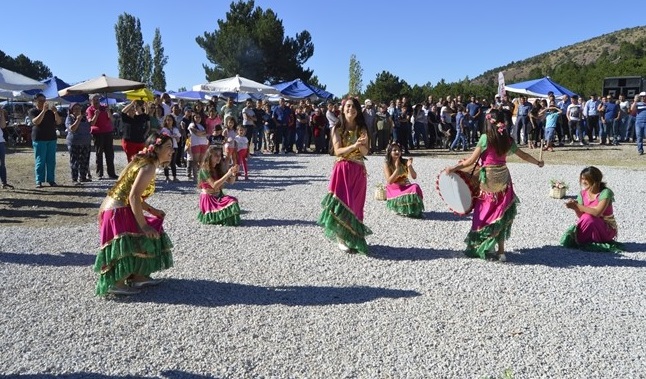KIZILPINAR’DA COŞKULU FASULYE ŞENLİĞİ