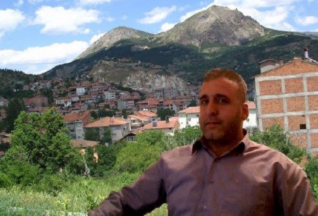 OTOMOBİL TAKLA ATTI: 2 AĞIR YARALI