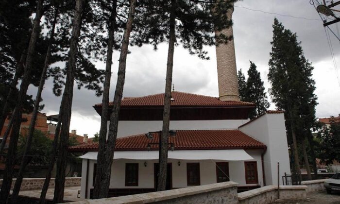 TARİHİ KADIASKER CAMİ İBADETE AÇILDI