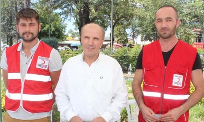 KIZILAY KURBAN BAĞIŞ STANDI AÇTI