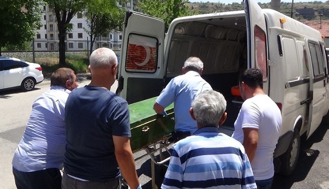 YATAK ODASINDA ÖLÜ OLARAK BULUNDU