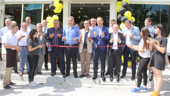 RENGİN KAFE HİZMETE AÇILDI