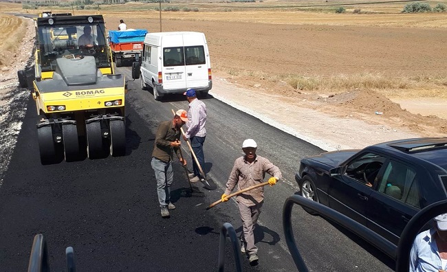 YÖRÜKLÜ KÖYÜ SICAK ASFALTA KAVUŞTU