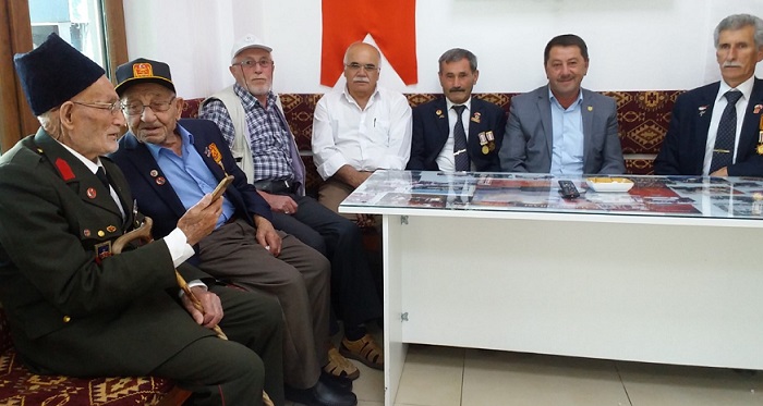 TAHSİN ŞAHİN GAZİLERİ UNUTMADI