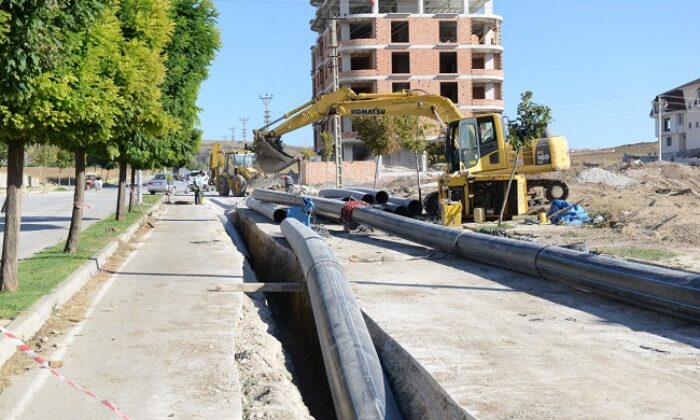 KAZI YAPMADAN İÇME SUYU HATTI DÖŞENDİ
