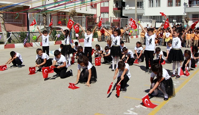 MİNİKLERDEN İLKÖĞRETİM HAFTASI KUTLAMASI