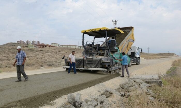 DÖKÜM SAHASINA 500 METRE BETON YOL