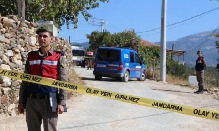 YAŞLI ADAM BALKONDAN DÜŞEREK CAN VERDİ