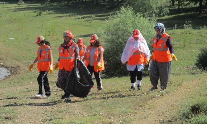 ALACAHÖYÜK VE ÇEVRESİ TEMİZLENDİ