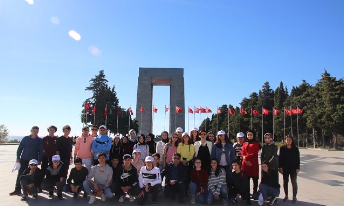 HUZURLU GELECEK İÇİN MUTLU ÇOCUKLAR