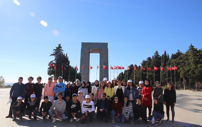 HUZURLU GELECEK İÇİN MUTLU ÇOCUKLAR
