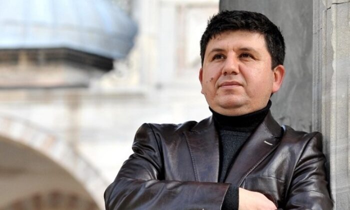 UBEYDULLAH SEZİKLİ DOÇENT OLDU