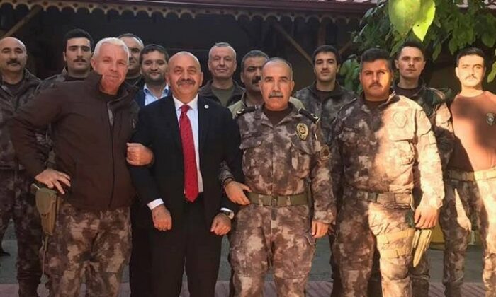 İSBİR’DEN ÖZEL HAREKATA MORAL ZİYARETİ