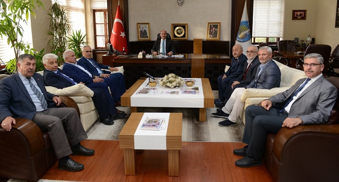 MUHTARLARDAN BELEDİYE’YE ZİYARET