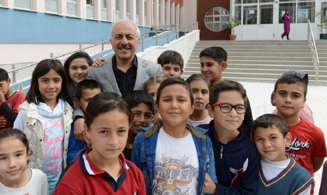GÜL’E ÇOCUKLARDAN SEVGİ SELİ