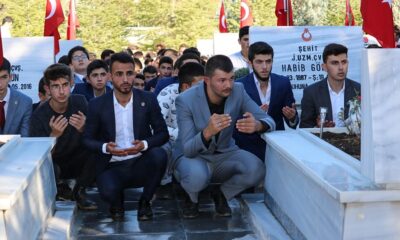 ÜLKÜCÜ GENÇLERDEN ŞEHİTLERE DUA