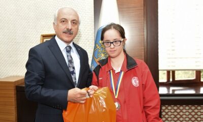 ÇORUMLU MERVE DÜNYA İKİNCİSİ OLDU