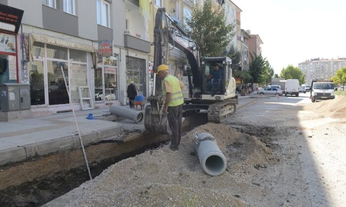 ATIK SU HATLARI YENİLENİYOR