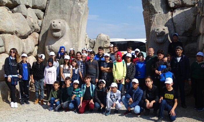 HUZURLU GELECEK İÇİN MUTLU ÇOCUKLAR