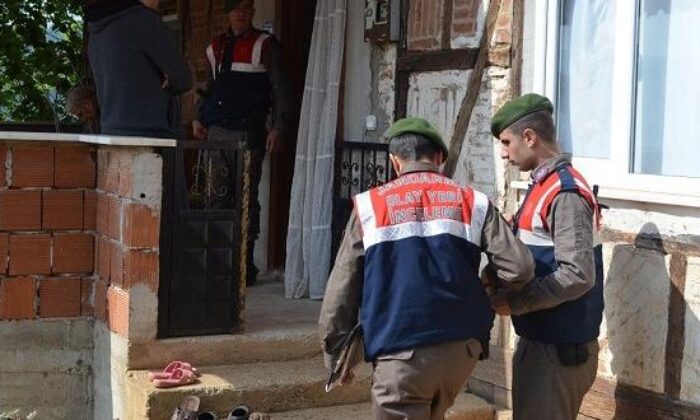 YAŞLI KADIN EVDE ÖLÜ BULUNDU