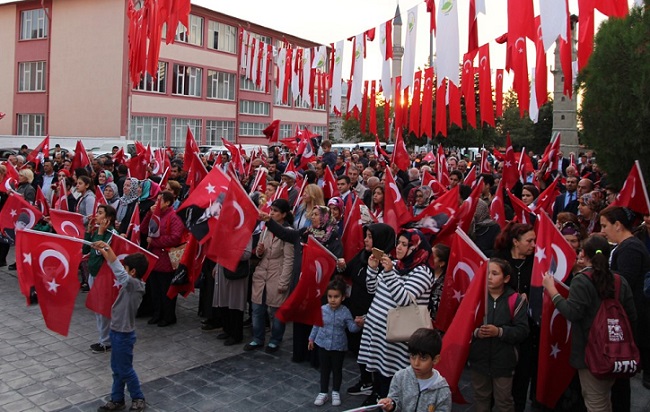 HEP BİR AĞIZDAN ANDIMIZI OKUDULAR