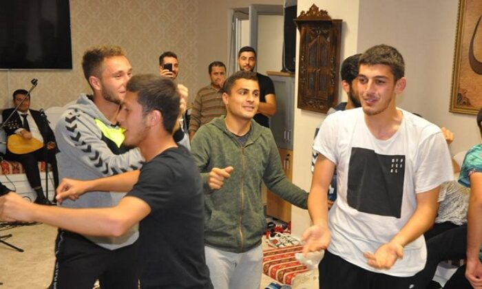 SIRA GECESİYLE STRES ATTILAR