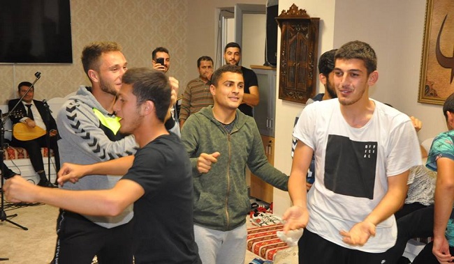 SIRA GECESİYLE STRES ATTILAR