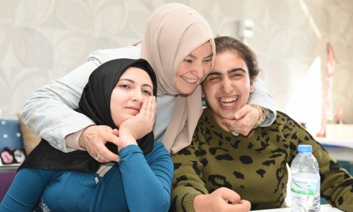 HAYATI PAYLAŞMAK İÇİN ENGEL YOK