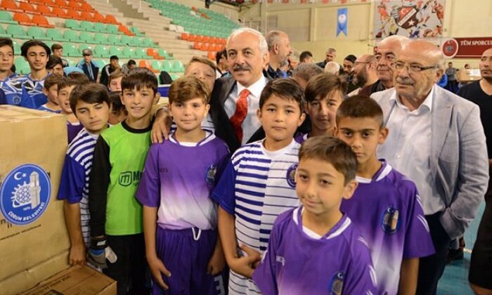 BELEDİYE’DEN AMATÖR KULÜPLERE TAM DESTEK