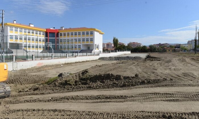 BELEDİYE EĞİTİME ÖZEL ÖNEM VERİYOR