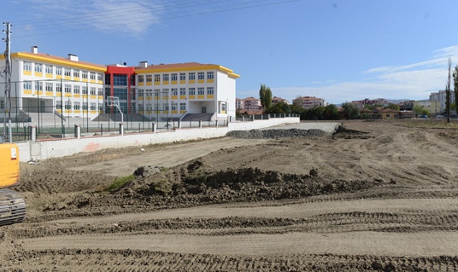 BELEDİYE EĞİTİME ÖZEL ÖNEM VERİYOR