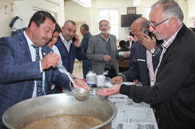 ŞOFÖRLER ODASINDAN AŞURE İKRAMI