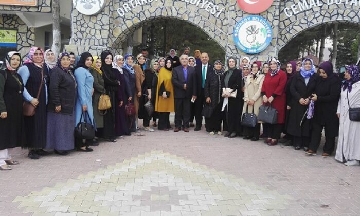 AK KADINLARDAN ORTAKÖY ÇIKARMASI